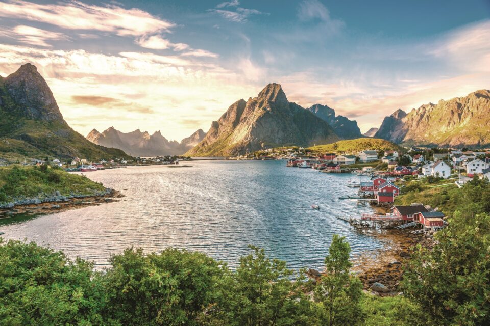 Hurtigruten-risteily Lomalinja